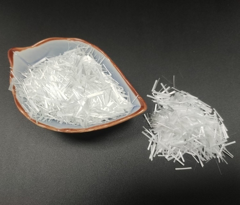 波形の屋根を付けるシートのための基材ARのガラス繊維によって切り刻まれる繊維