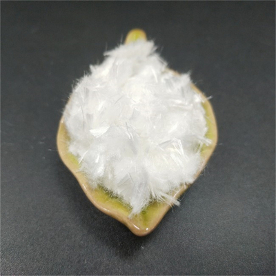 プラスチック収縮を制御し、熱分解のためのナイロン繊維