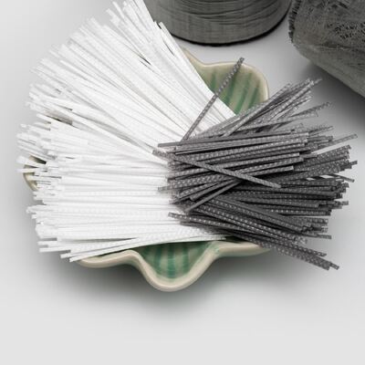 スラブ、舗装、吹付けコンクリート用の耐ひび割れエンボス加工ポリプロピレンコンクリート繊維でにじみと偏析を軽減